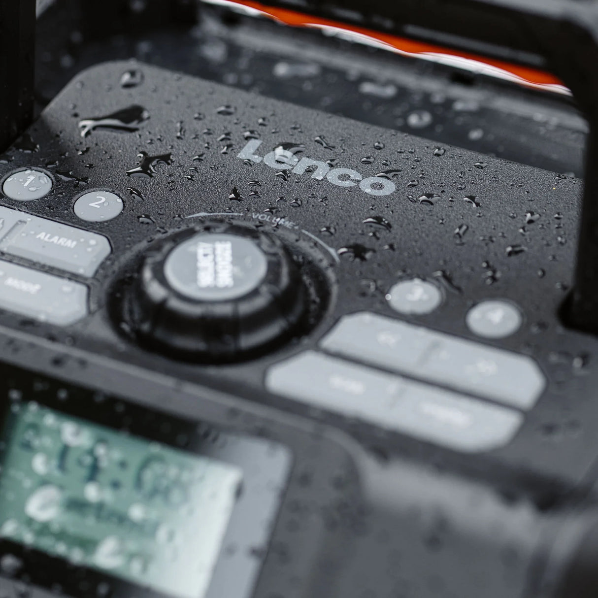Lenco tragbares DAB+/FM-Radio für den Außenbereich mit Bluetooth