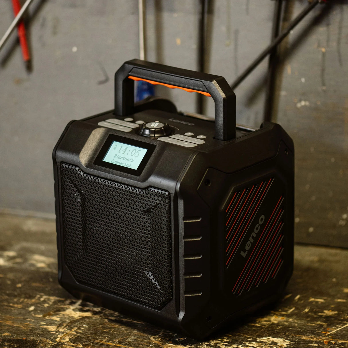 Lenco tragbares DAB+/FM-Radio für den Außenbereich mit Bluetooth